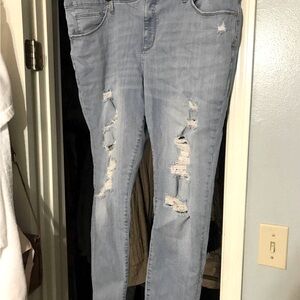 Universal Thread jeans.